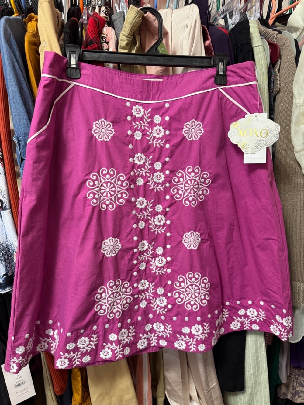 Xoxo SZ 11/12 Fuchsia Embroidered A-Line Skirt embroidered Floral w/Pockets NWT